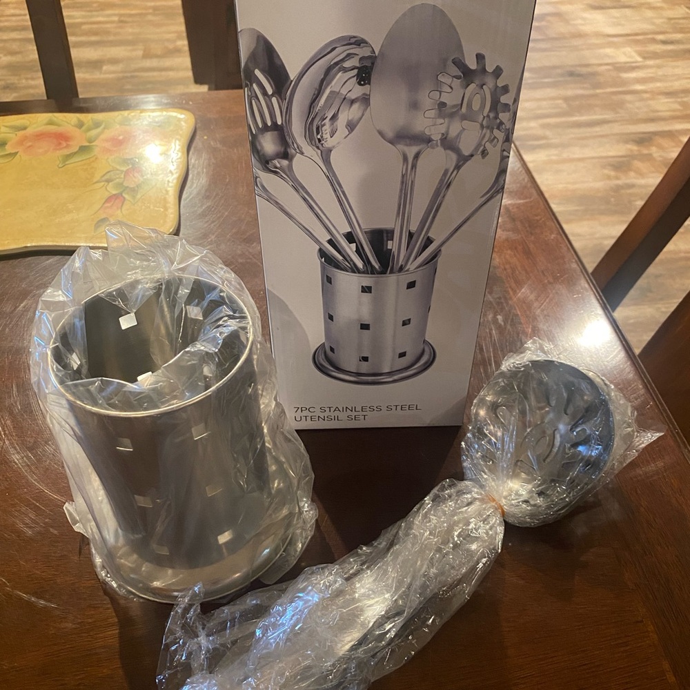 Stainless steel utensil